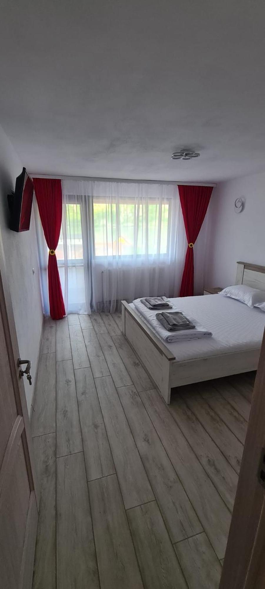 Alexandra Si Adan Villa Dubova Buitenkant foto