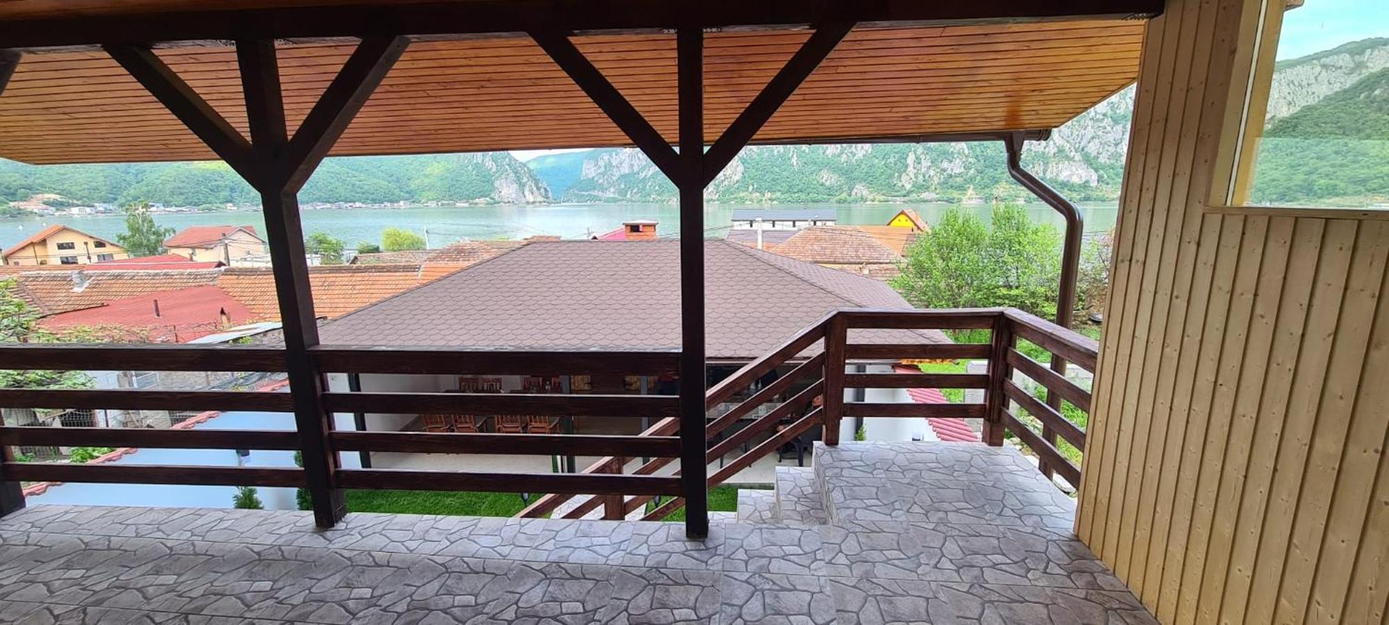 Alexandra Si Adan Villa Dubova Buitenkant foto